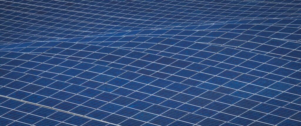 Romania đơn giản hóa việc cấp phép dự án năng lượng mặt trời quy mô lớn