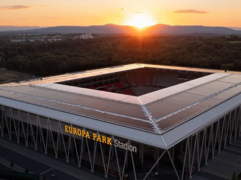 Hệ thống quang điện trên mái sân vận động lớn thứ hai thế giới đã hoàn thành
