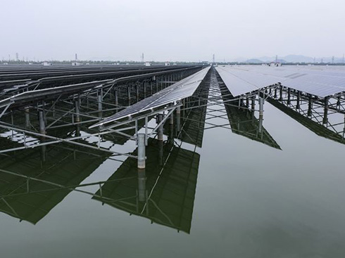Trung Quốc 's Sơn Đông xây dựng các trang trại năng lượng mặt trời quy mô lớn trên biển
