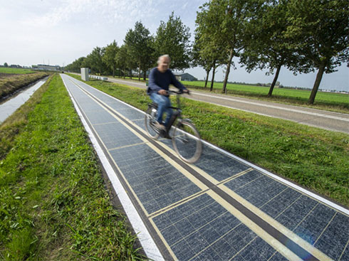Làn đường dành cho xe đạp sử dụng năng lượng mặt trời được đưa vào sử dụng ở Hà Lan
        